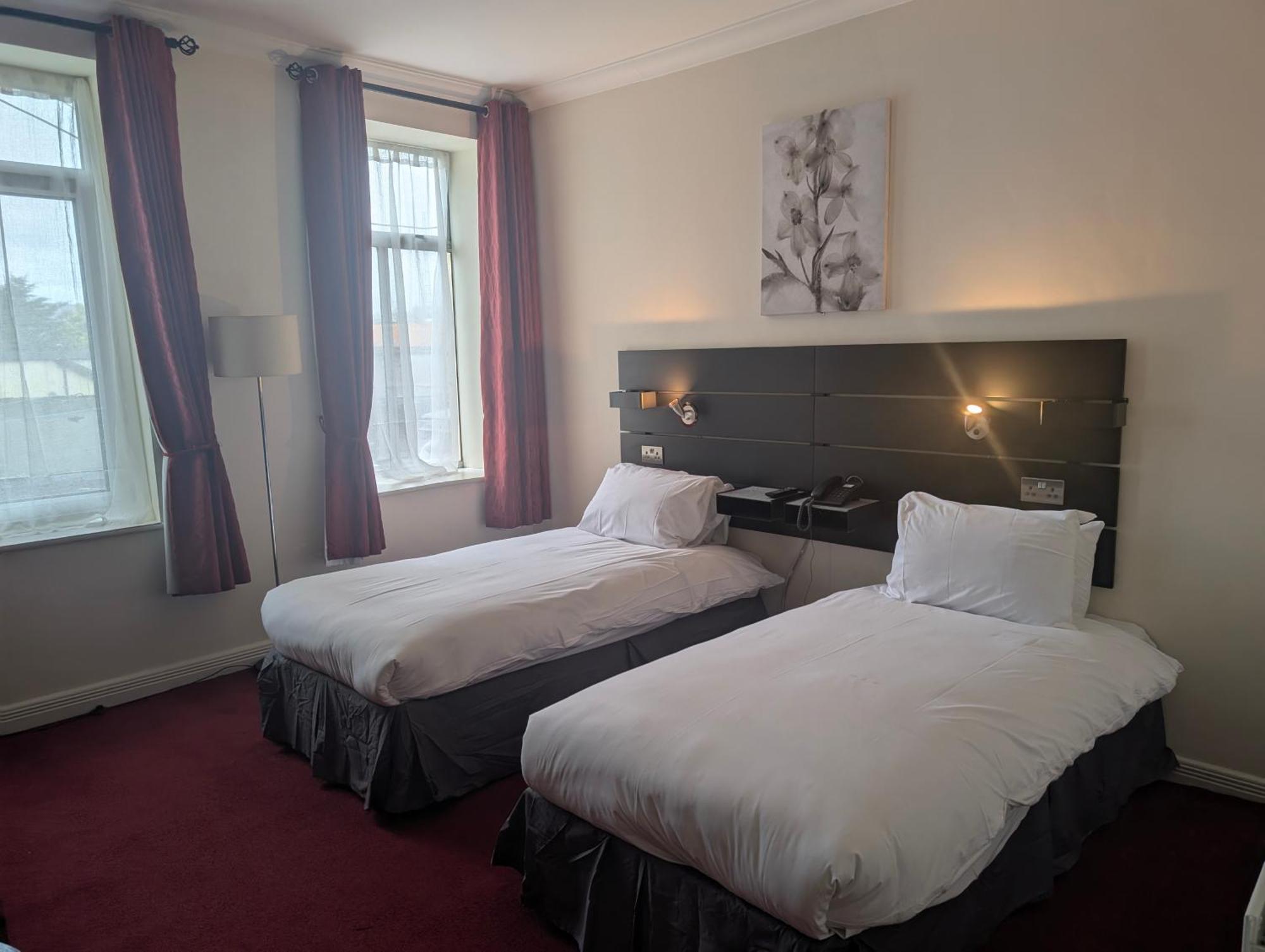 The Western Hotel Claremorris Eksteriør bilde